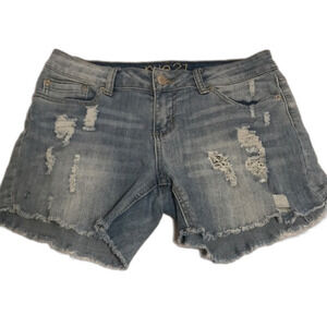 Rue 21 distressed light wash cut off denim shorts size 5/6